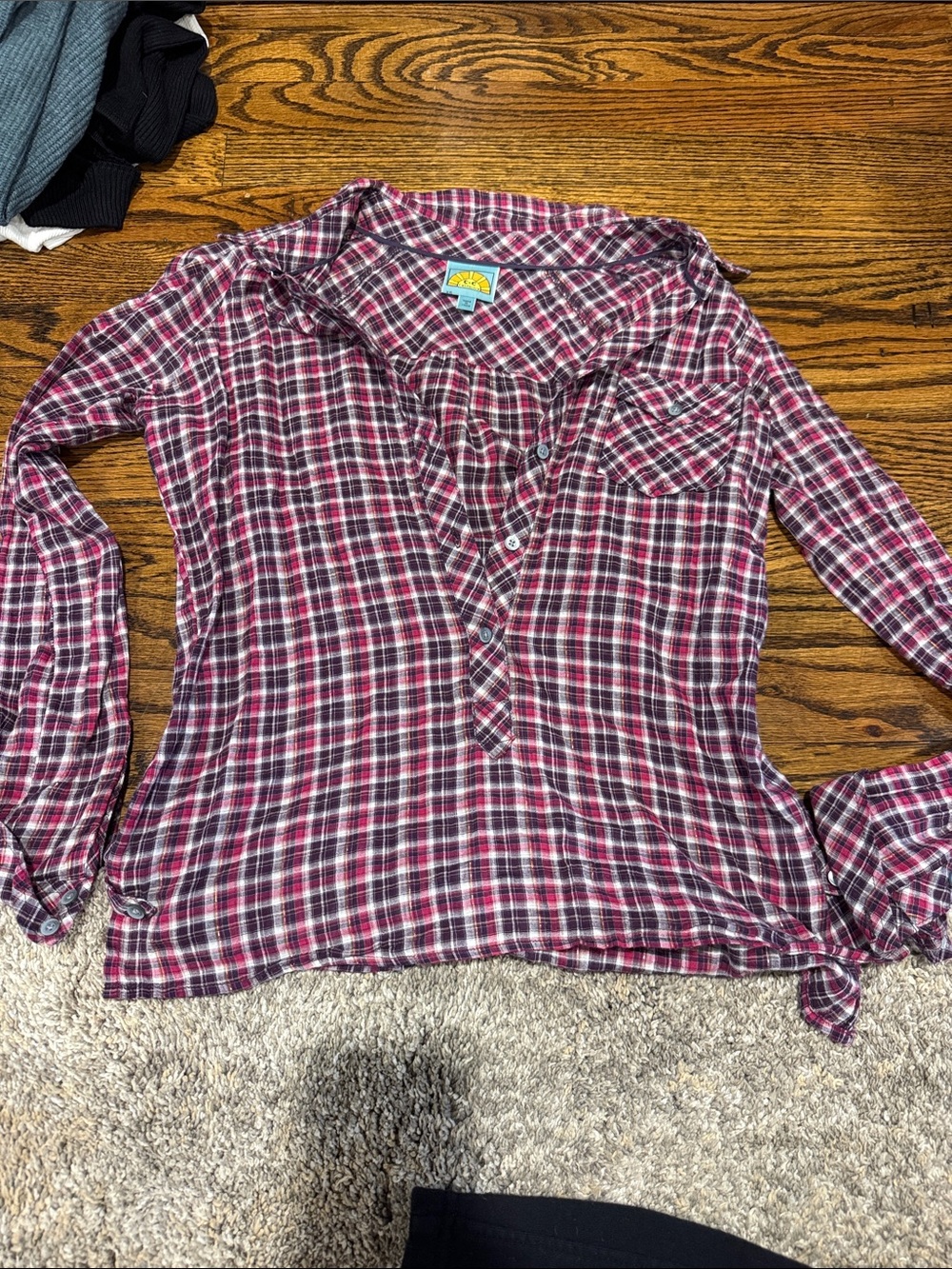C&C California Pink Plaid Button-Front Long Sleeve Shirt